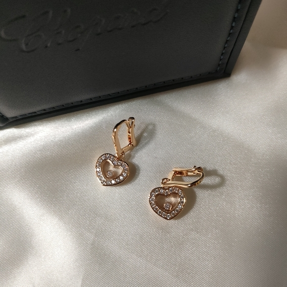Chopard 18k Gold Heart Earrings - Picture 3 of 6